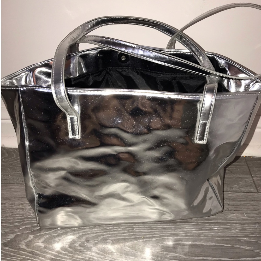 🔥 2/$20 Metallic silver shopper